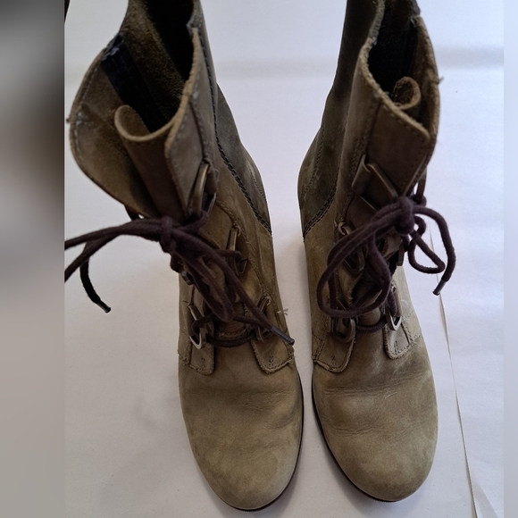 COPY - Sale Sorel Joan Of Arctic Olive Green Wedge Bootie Size 7 - Picture 2 of 9